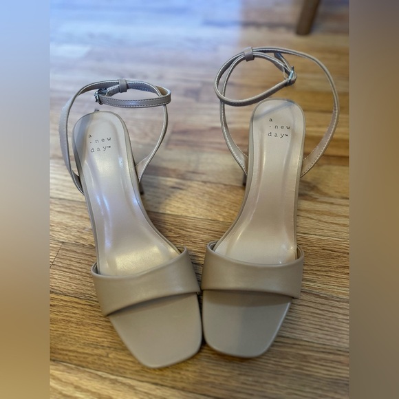 A New Day Women's Tan Heels - Picture 1 of 6